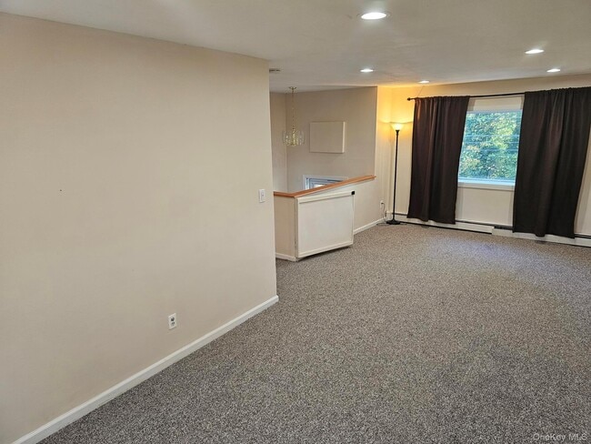 Building Photo - 93 W 6th St