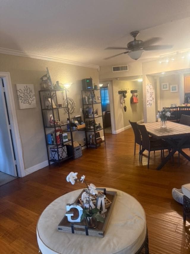 Building Photo - 1400 NE 57th Ct