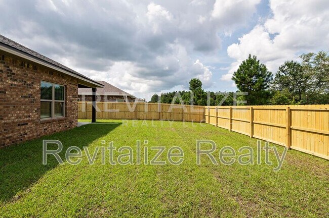 Building Photo - 13330 Shea Cir