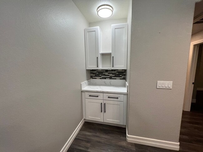 Building Photo - Upgraded Single Story First Floor Condo in Gated Community at Popular Madison Park Villas
