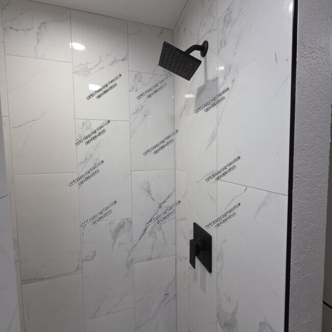 Building Photo - 7610 E 113th St