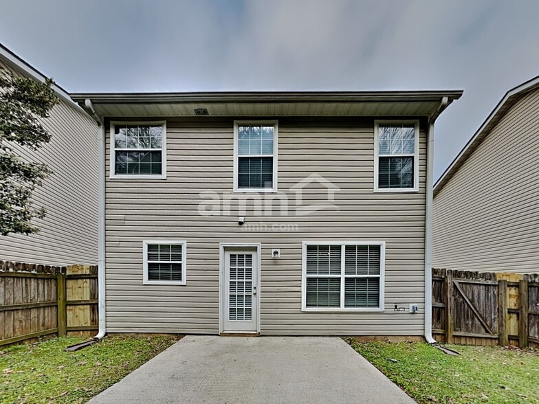 Building Photo - 118 Hidden Creek Dr