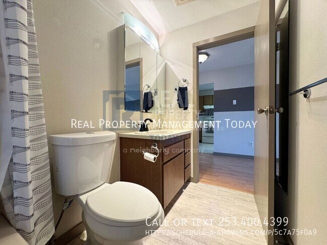 Building Photo - 1712 S 39th St