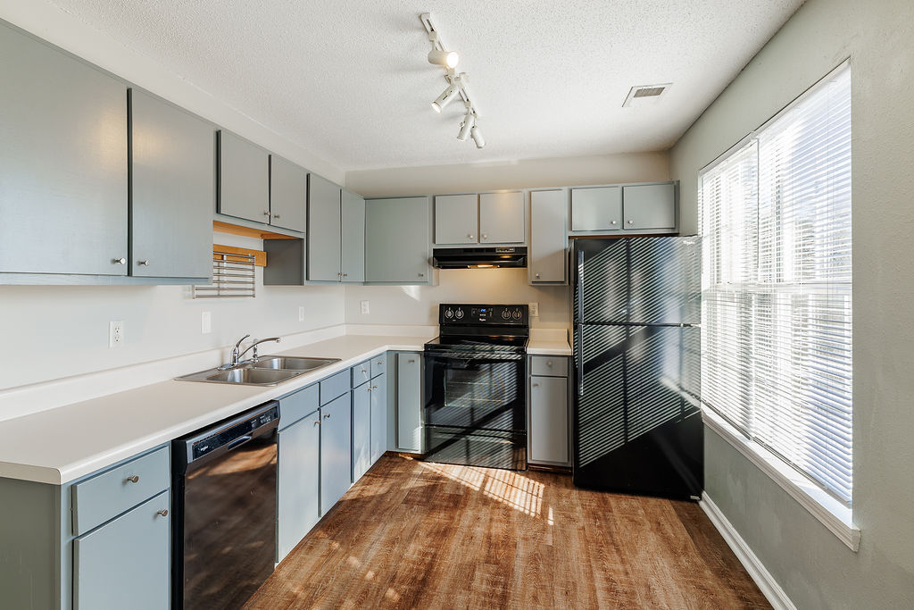 Building Photo - 138 welch Place, unit 4