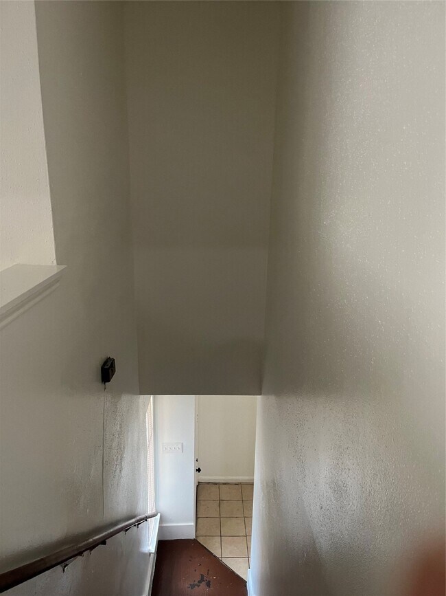 Building Photo - 7709 Rolling Ridge Dr
