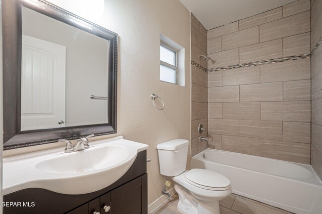 Building Photo - 7321 Mission Viejo Dr