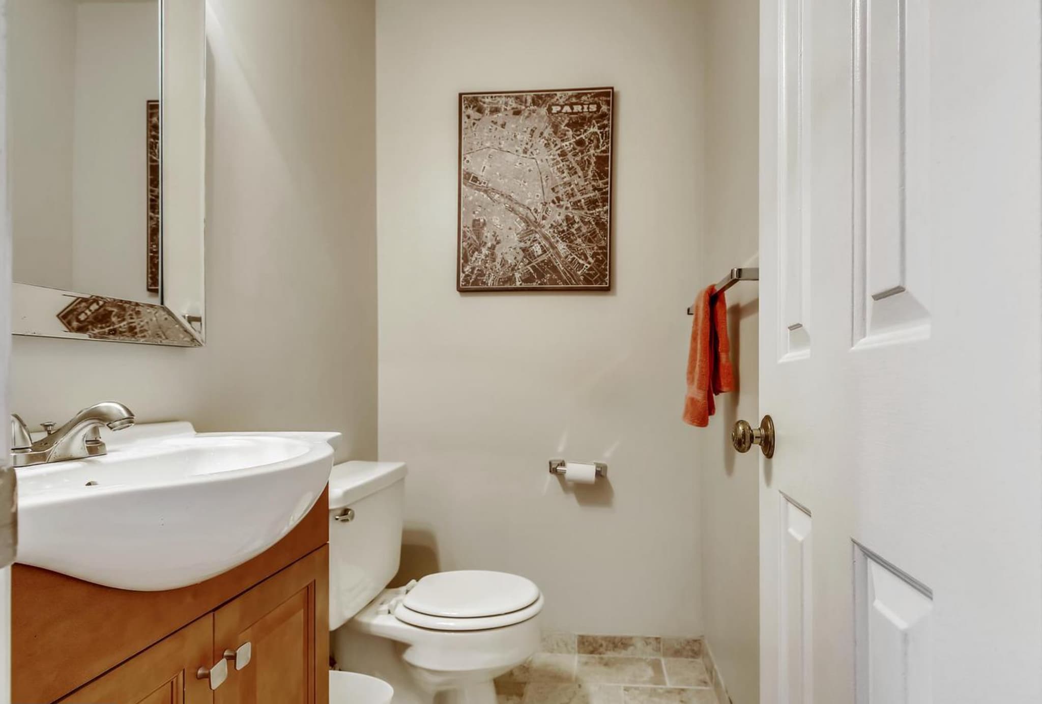 Top Floor Bathroom - 1176 N Utah St