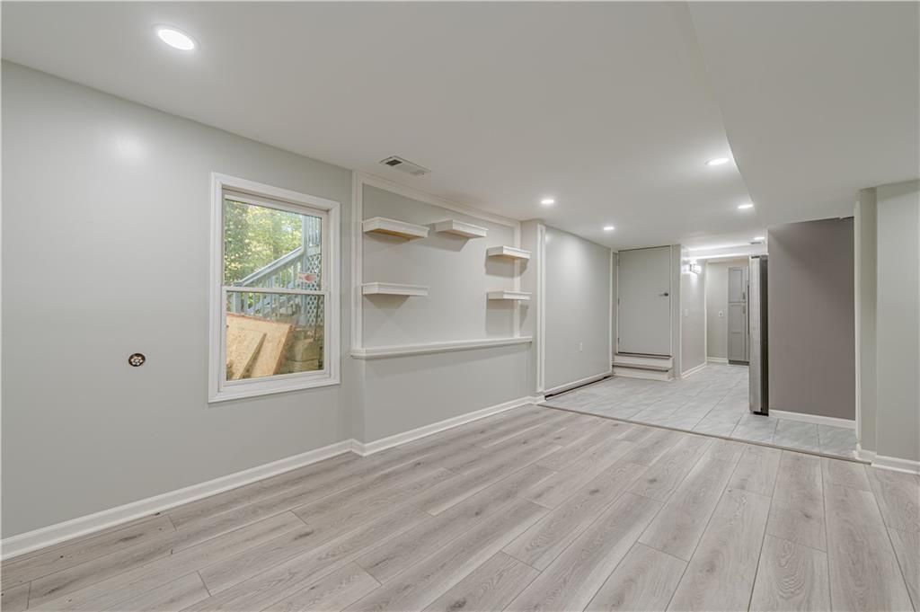 Building Photo - 435 Little Pines Ct