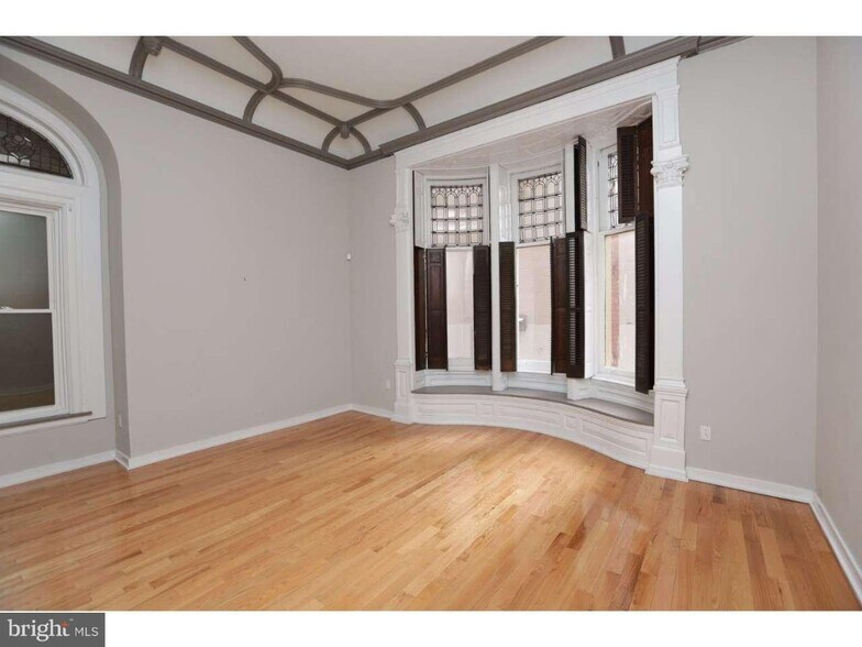 Building Photo - 2006 Walnut St