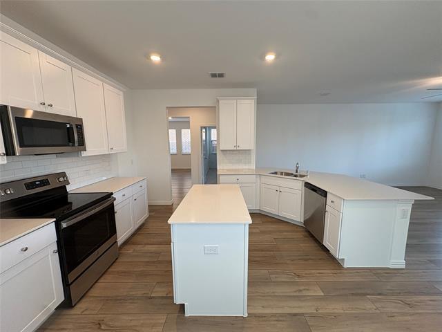 Building Photo - 5115 Penrose Dr