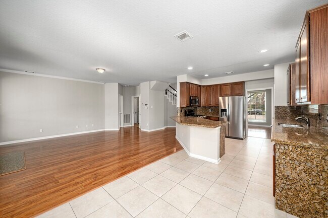 Building Photo - 1505 Hickory Ct