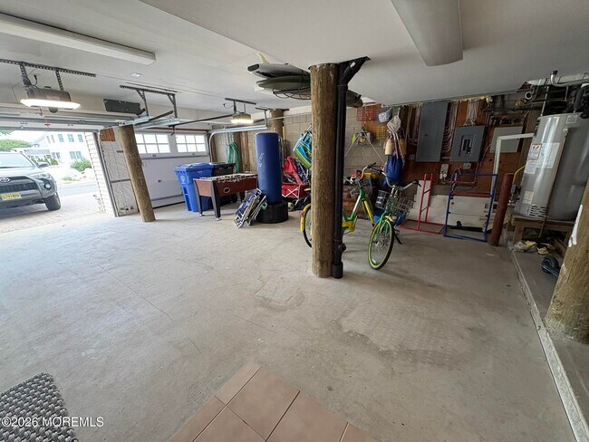 Building Photo - 3608 Ocean Terrace