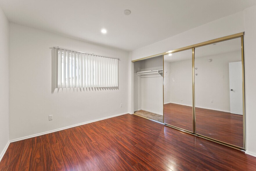 Building Photo - 5738 Woodman Ave