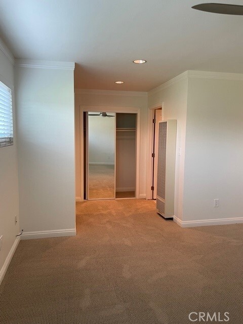 Building Photo - 733 Lake St