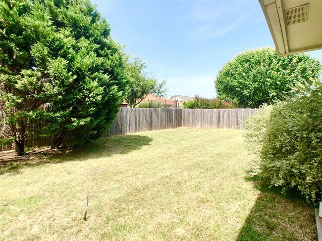 Building Photo - 2141 Pearson Way