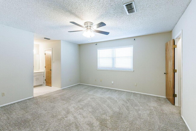 Building Photo - 3409 84th St