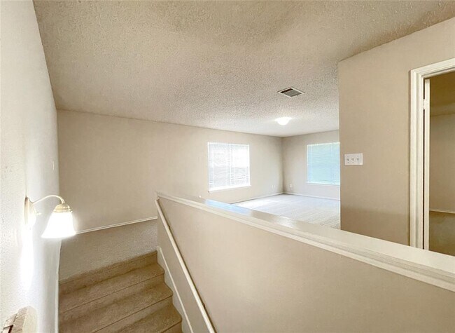 Building Photo - 3079 Hill St