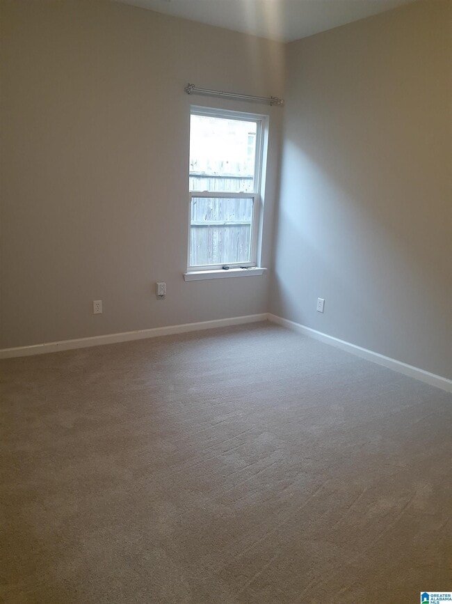 Building Photo - 265 Oxmoor Pl
