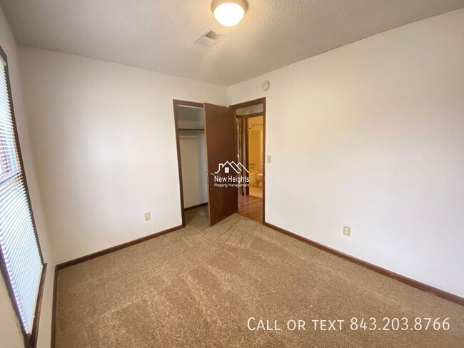 Building Photo - 417 Surfside Dr