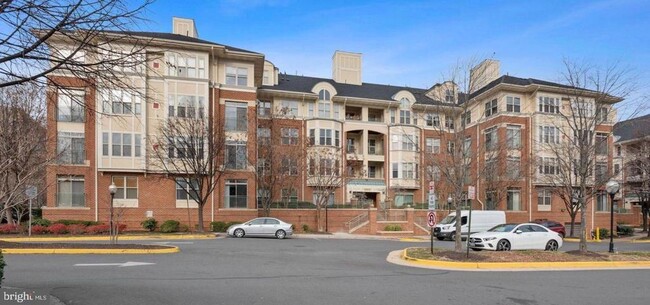 Building Photo - 1860 Stratford Park Pl