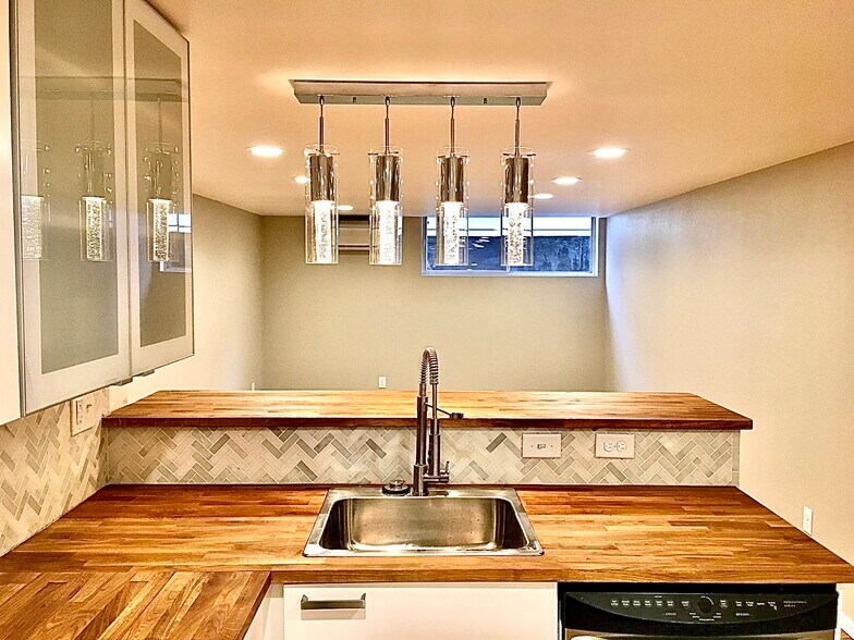 Building Photo - 5404 NE 54th Ave