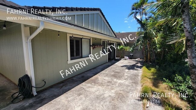 Building Photo - 98-111 Lania Way-