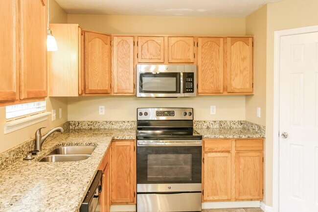 Building Photo - 10734 Snowdrop Way