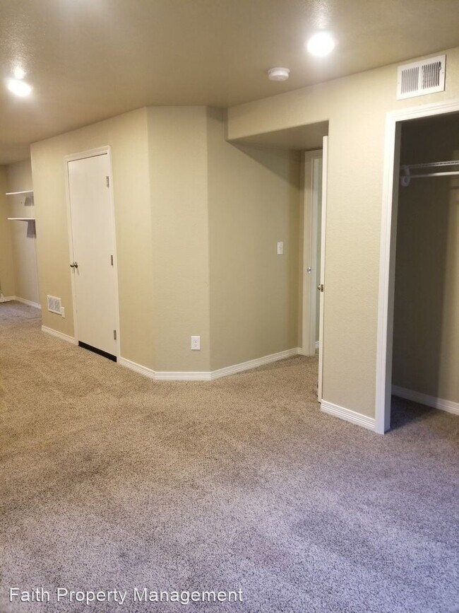 Building Photo - 4 br, 3.5 bath House - 2745 Branding Iron Way