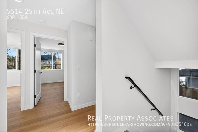 Building Photo - 5514 25th Ave NE