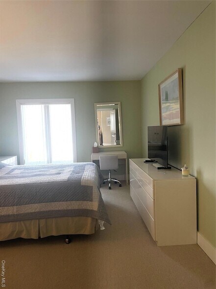 Building Photo - 45 Romana Dr