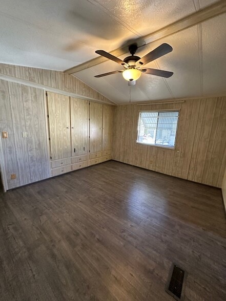 Master bedroom with built in closets - 2916 Tindel Camp Rd