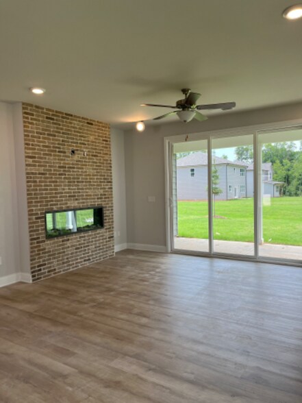 Building Photo - 414 Kinross Ln