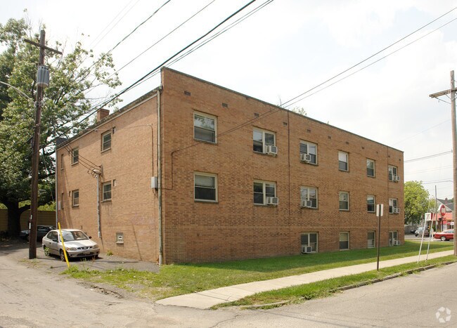 Primary Photo - 2636 Indianola Ave