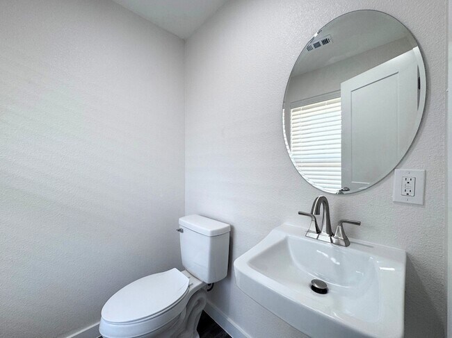Building Photo - 3607 Sioux Trail