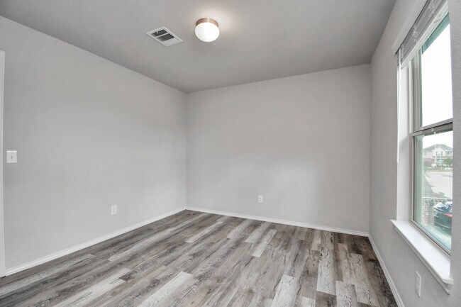 Building Photo - 5342 Prairie Dog Fork Ln