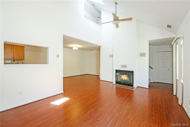 Building Photo - 599 Midland Ave