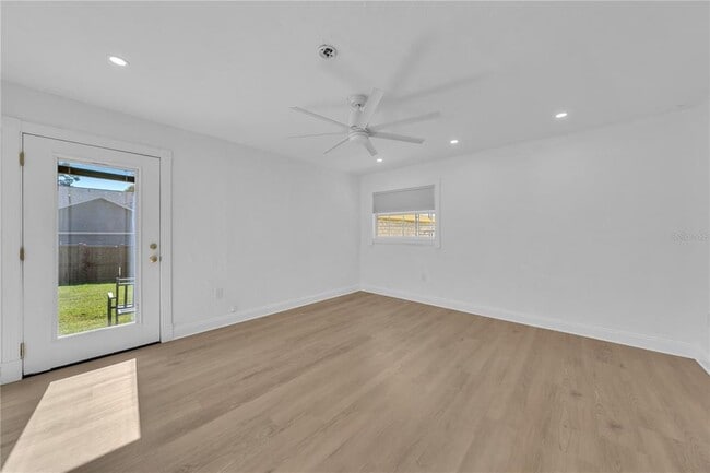 Building Photo - 314 W Frances Ave