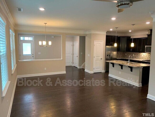 Building Photo - 1531 Glenwater Dr