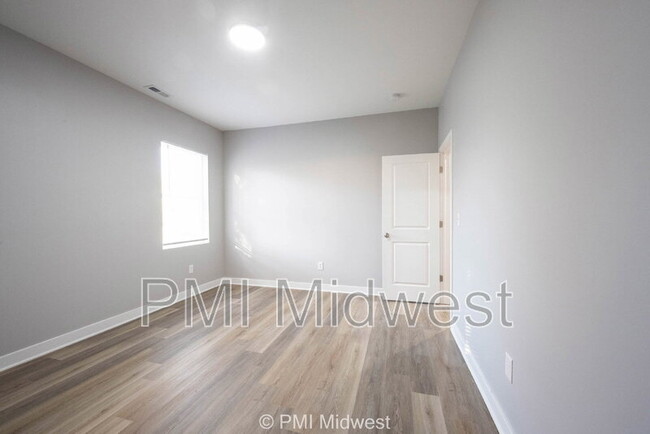 Building Photo - 1817 Montcalm St