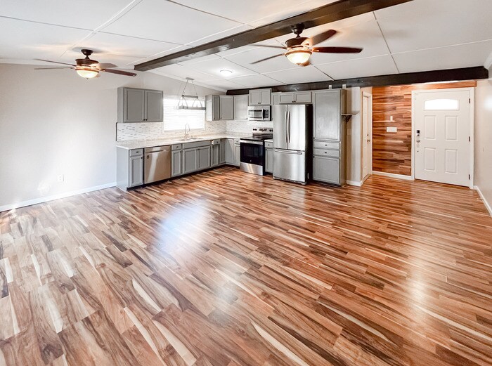 Building Photo - 7600 Pheasant Path Dr