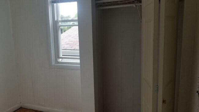 Building Photo - 4409 N Kenneth Ave