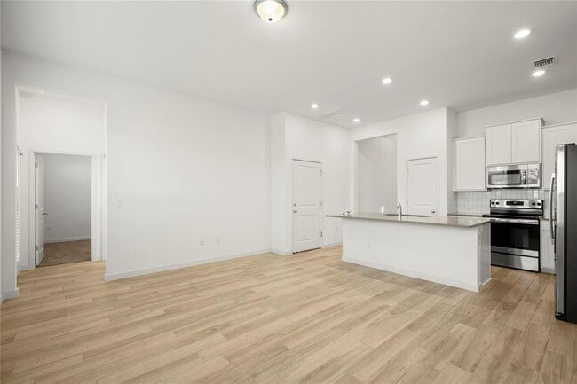 Building Photo - 15004 Ryman Rd