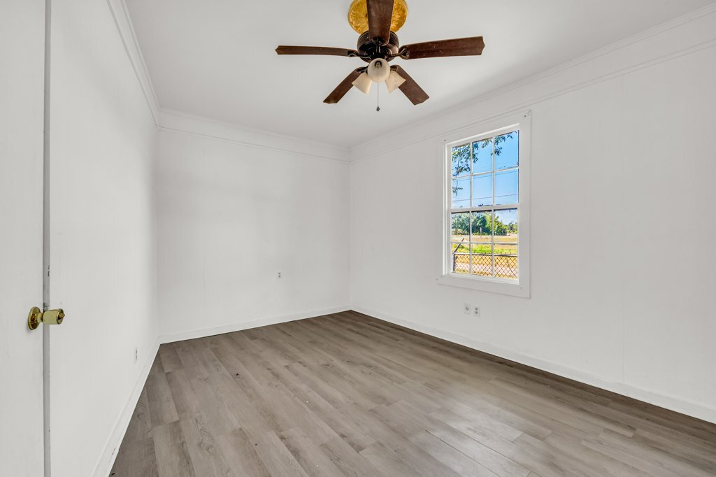 Building Photo - 206 2nd Ave N