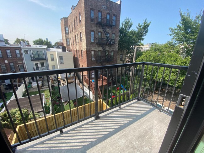 Building Photo - 41 Thorne St
