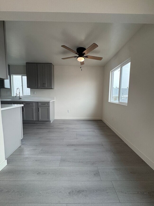 Building Photo - 3540 & 3540 1/2 6th St