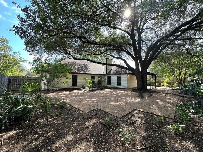 Building Photo - 2403 Braemar Cove