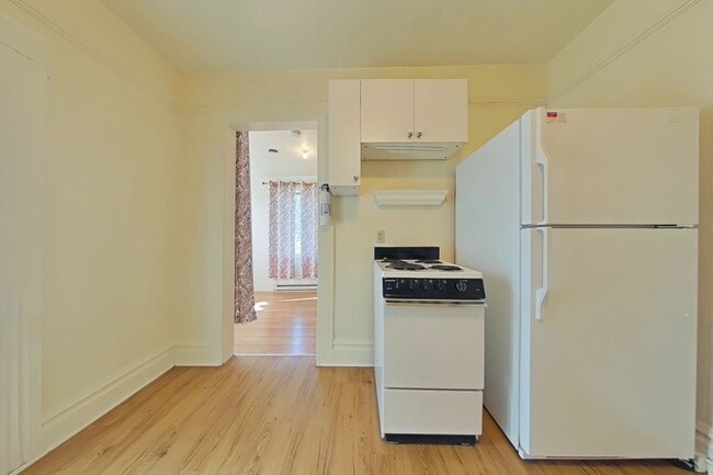 Building Photo - 1 Bedroom Apartment ~ Close to Campus