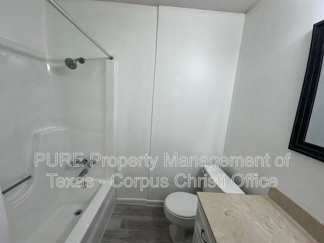 Building Photo - 4029 Brownwood Cir