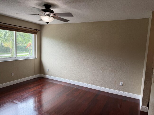 Building Photo - 804 NW 99th Ave