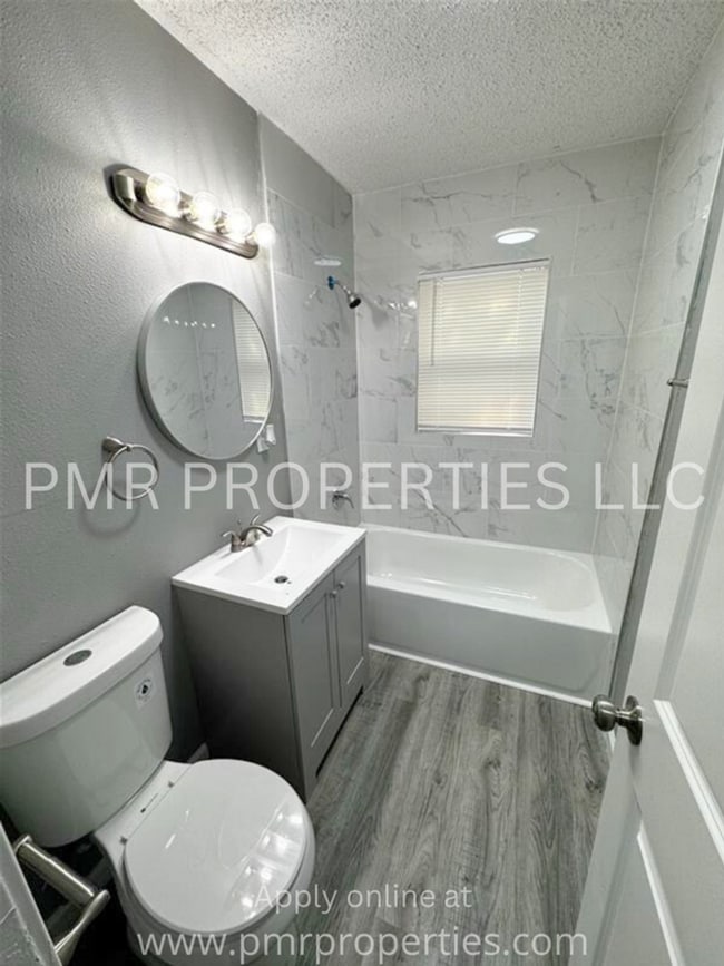 Building Photo - 3Bedroom/1Bathroom Home